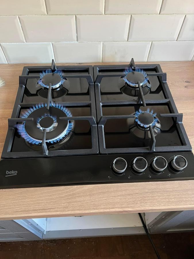 Gas hob fitted and commissioned